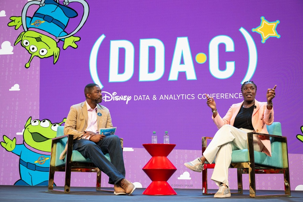 screamingboxcom's tweet photo. The Disney Data &amp; Analytics Conference (DDAC) brings together business leaders, analysts, data scientists, and technology professionals who use data to solve real-world business challenges. The event explores how organizations can turn information into    https://t.co/bA1pDPPJYL https://t.co/VtJglRCzeD