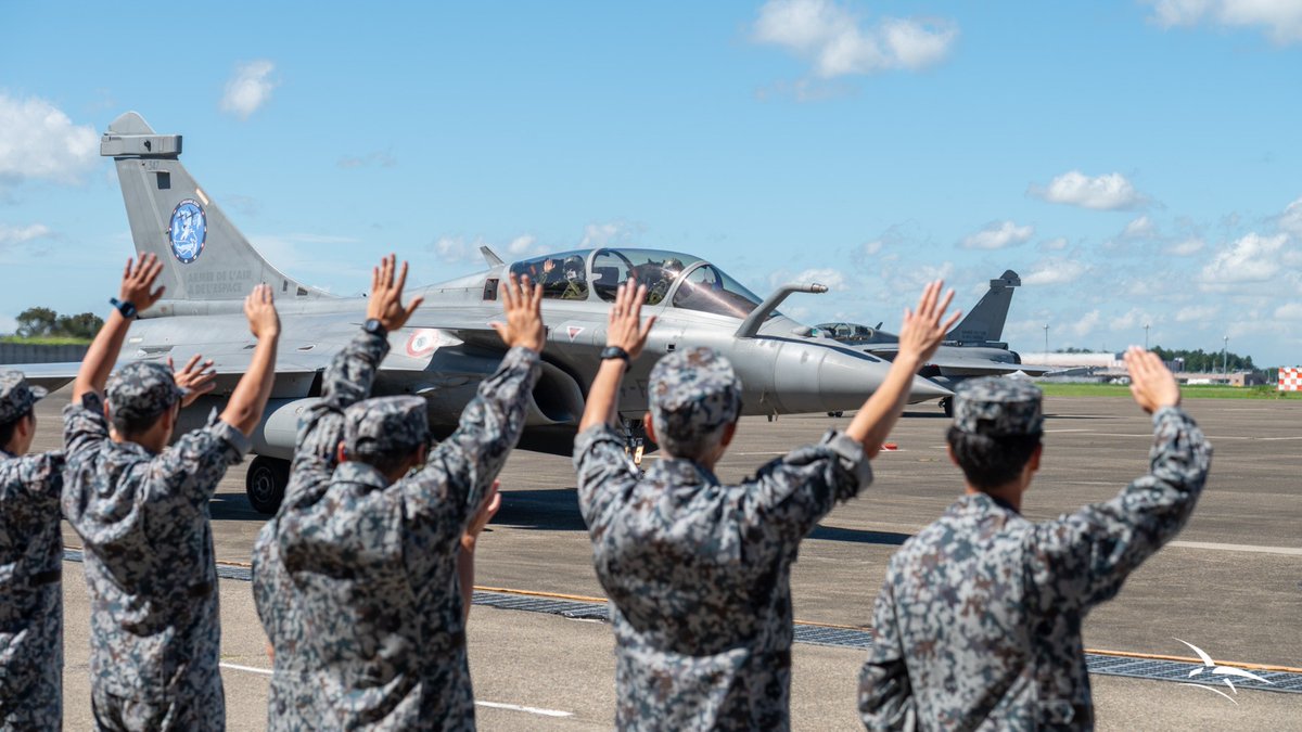 Armee_de_lair's tweet photo. 🇫🇷🇯🇵 Le Japon est loin. Mais Pégase y revient.

Pour la 3e fois, la mission fait escale au Japon.

Une escale rare, qui permet aux forces françaises et japonaises de renforcer leurs liens et d’apprendre à mieux agir ensemble. ✈️ https://t.co/m26b9gDOac