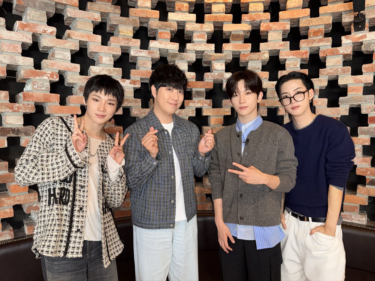 TNX_Official's tweet photo. [#TT]
TNX Today | 260916
📸 궤��의 과학속으로
 
#TNX #티엔엑스
#천준혁 #JUNHYEOK
#은휘 #HWI
#오성준 #SUNGJUN
#Die_Another_Day
#PNATION #피네이션 https://t.co/owbu8oVtbr