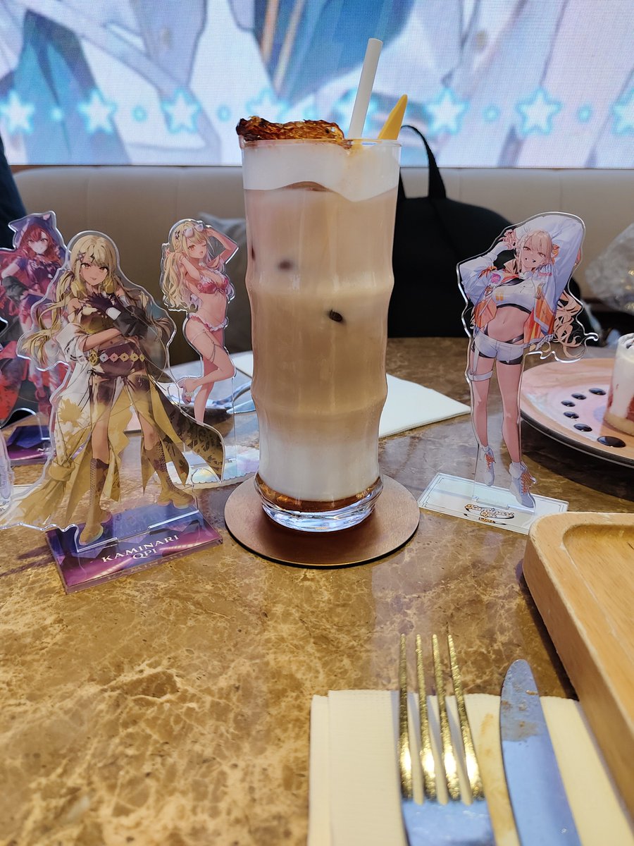 q886p3's tweet photo. 香港のコラボカフェ最終日も来ました、楽しかった
#VSPOHKTWCafe
#きゅーちゃんあのね https://t.co/C9M9IjojdU