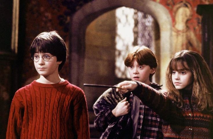cinevow's tweet photo. Daniel Radcliffe, Emma Watson and Rupert Grint in Harry Potter and the Philosopher's Stone, 2001 https://t.co/EtMWpEx3Bi