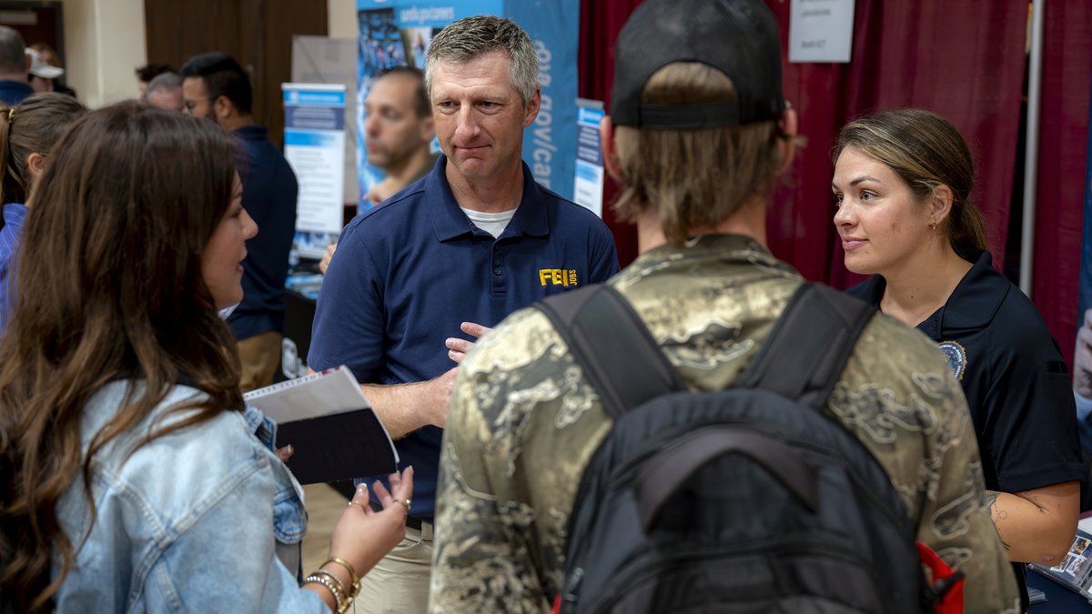 FBIAlbuquerque's tweet photo. #ICYMI
The #FBI is at New Mexico State University and actively recruiting for a range of career opportunities. Meet with us today (9 a.m. to 2 p.m.) in the student union building and start your path where it matters.
You can also apply at https://t.co/gt19Vao8Lr. https://t.co/gRAOZEKTNJ