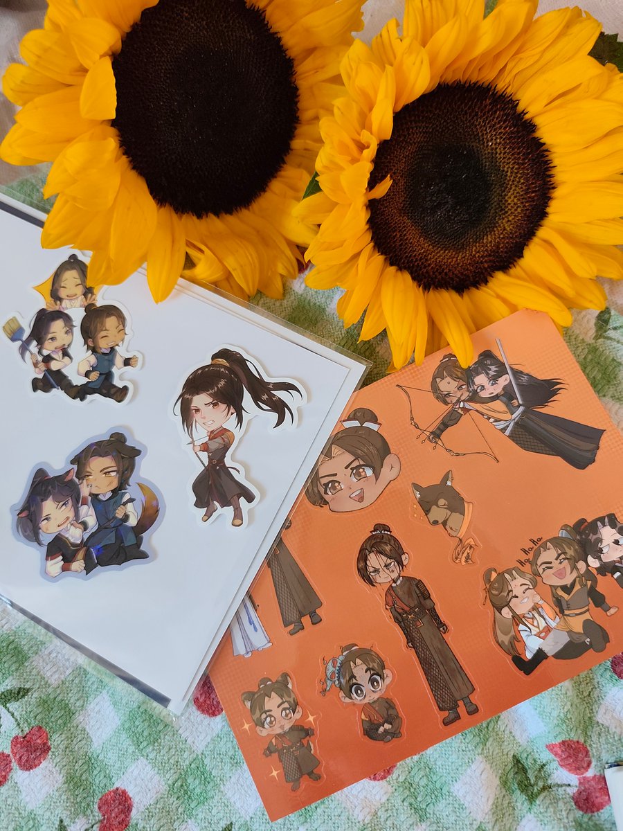 fengxinzine's tweet photo. Feng Xin fans, treat yourself to something nice! 🌞 You can now get zine only, zine + merch bundle or merch only! 🏹 Have a look at our shop: https://t.co/NFxcWb0BvA #tgcf #fengxin https://t.co/JHeKSLK2Sj