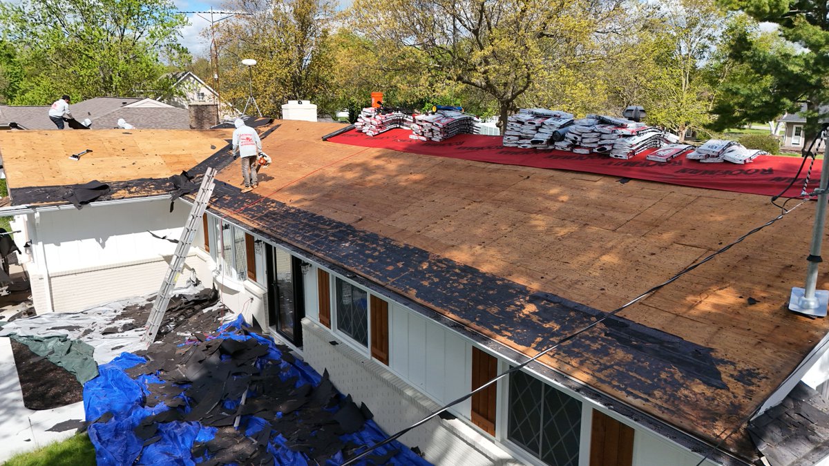 RoofmanUSA's tweet photo. Roofman USA is excited to help protect homes throughout the community with dependable roofing solutions backed by quality workmanship and years of experience. 🏠✨
Whether you need a repair or a full roof replacement, our team is ready to help.
#BrightonMI #RoofingCompany # https://t.co/lQ7tK1ZkTJ