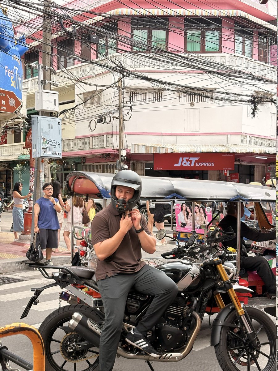 NelsonAS94's tweet photo. Indonesia to Thailand; Riding to land of smiles with TRIUMPH @UKTriumph https://t.co/TzXmQmT3bm
