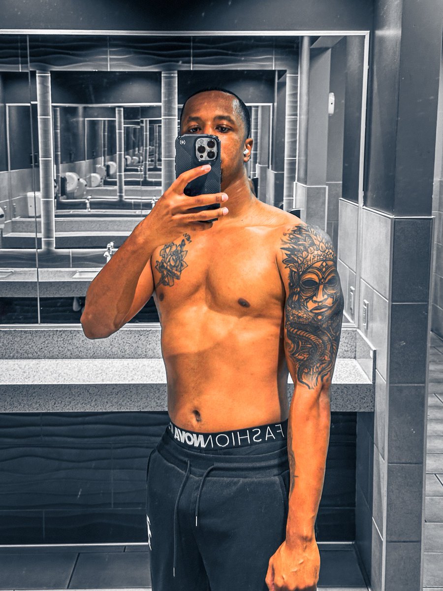 thatsGeeski's tweet photo. Early Mornings https://t.co/BRXJa5sCeA