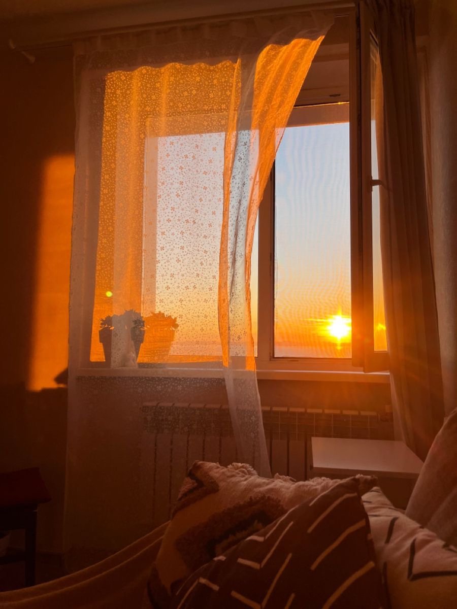 azmialsn's tweet photo. Gün batımında odanın böyle görünmesi 🤩 https://t.co/suwEicLdBt