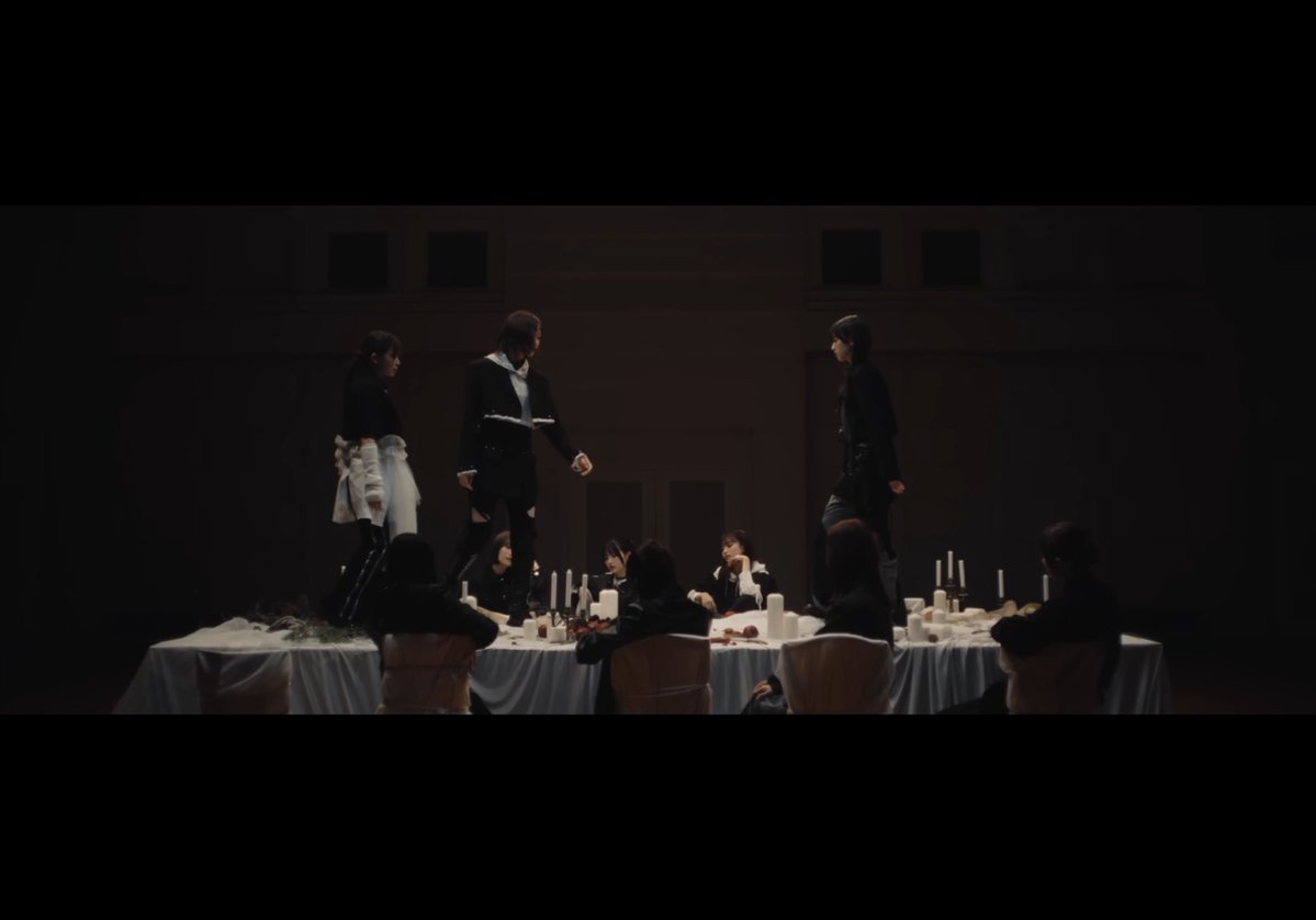 sk202607's tweet photo. 櫻坂さんテーブルの上に乗りがち
#櫻坂46_愛MUSTBE https://t.co/OskUY5m7aG