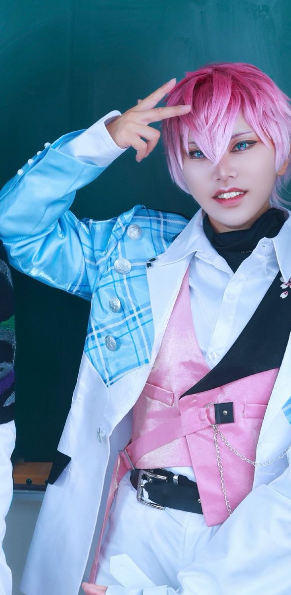 seira_cos110's tweet photo. ☆⋆ ──── ⋆⋅☆⋅⋆ ───── ⋆☆
　　　
　　　僕らの軌跡で満ちてゆく

　🌸🪽spra 𝟙𝕤𝕥 𝔸𝕟𝕟𝕚𝕧𝕖𝕣𝕤𝕒𝕣𝕪🍬📘
☆⋆ ──── ⋆⋅☆⋅⋆ ───── ⋆☆
.
🌈🕒cos/👑🌸.💍📘.🏰🍬.🧢🪽
photo▷詩緒さん https://t.co/1lcFpnV2Ts