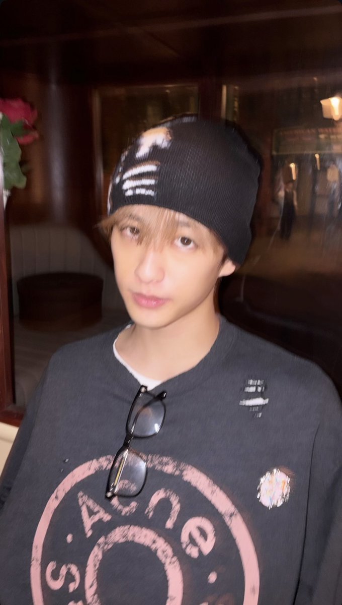 MJN2001818's tweet photo. 芸能人男性のすっぴんって、形容しがたい良さがあって https://t.co/PLII2LVusb