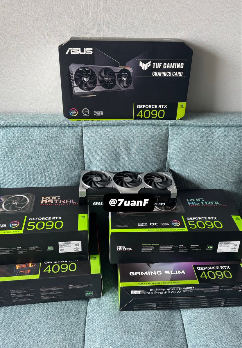 7uanF's tweet photo. En 2020 veía la 3090 de $1500 como algo absolutamente inalcanzable, luego subió a $2000 y dije ya fue, era una sola pieza que costaba eso, incomprable 

2026 llamó al 2020 y dijo: no me vas a creer… https://t.co/ZyLrOma9YZ