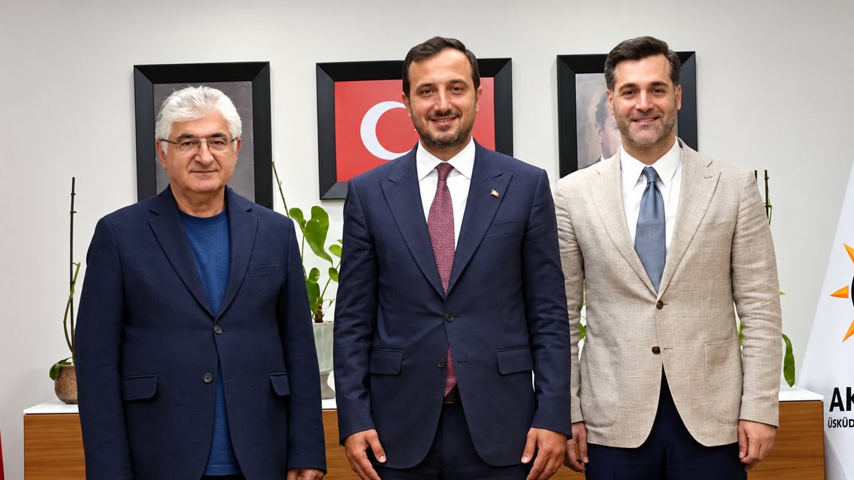 ajansmuhbir1923's tweet photo. Üsküdar Belediye Başkanvekilliği seçimi öncesinde CHP'den istifa ederek AKP'ye geçen Meclis Üyesi Tahsin Usta, Üsküdar Belediyesi Başkan Yardımcılığı görevine getirildi. https://t.co/O2FIlttupx