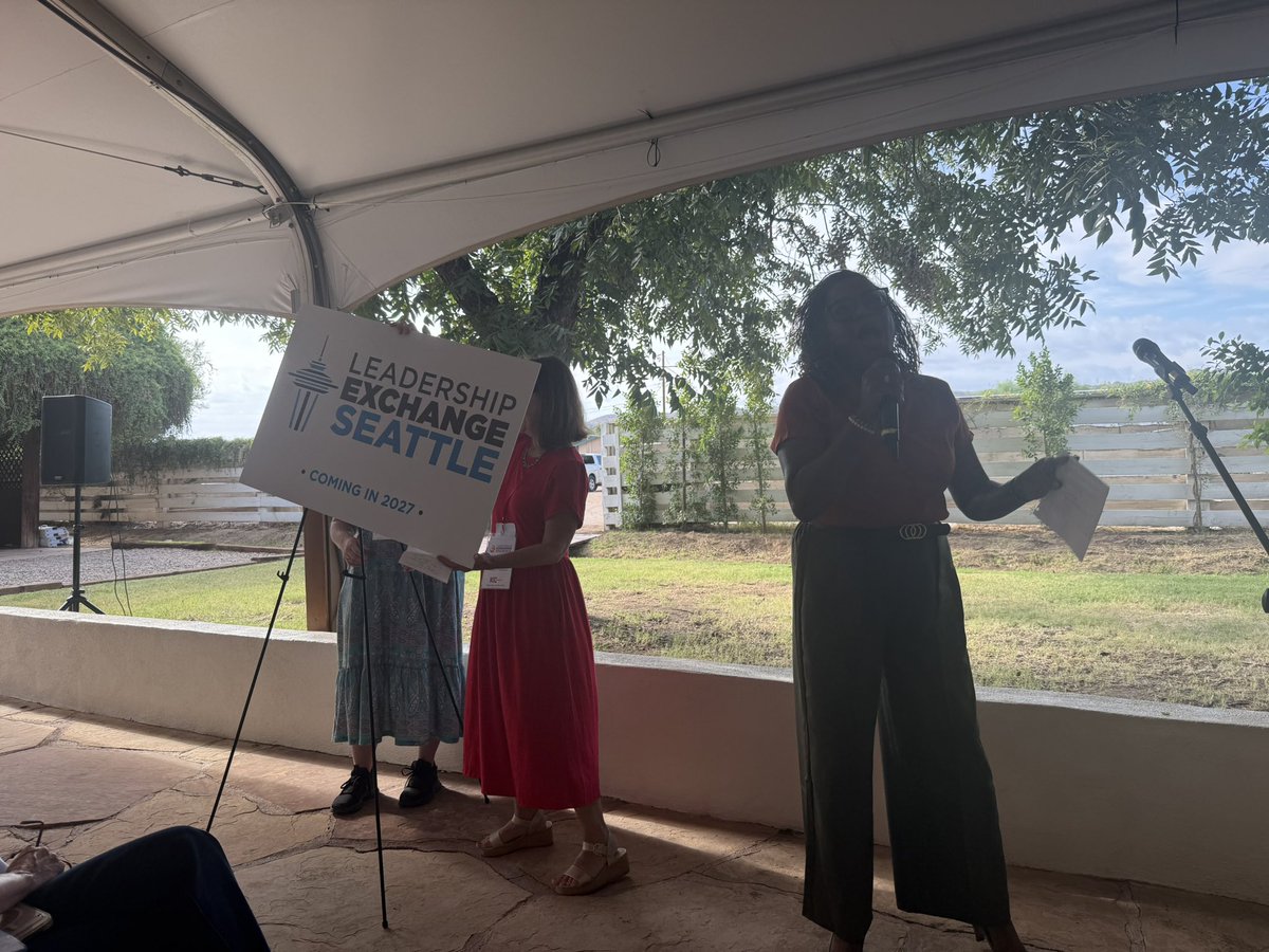 kcchamberGOV's tweet photo. BREAKING: @kcchamber Vice Chair Bridgette Williams just announced that Leadership Exchange 2027 will take place in that other Emerald City, Seattle, September 13-15. As #LEXPHX concludes, we look forward to applying all the lessons we learned during our time here in Phoenix. https://t.co/eJBdTObBba