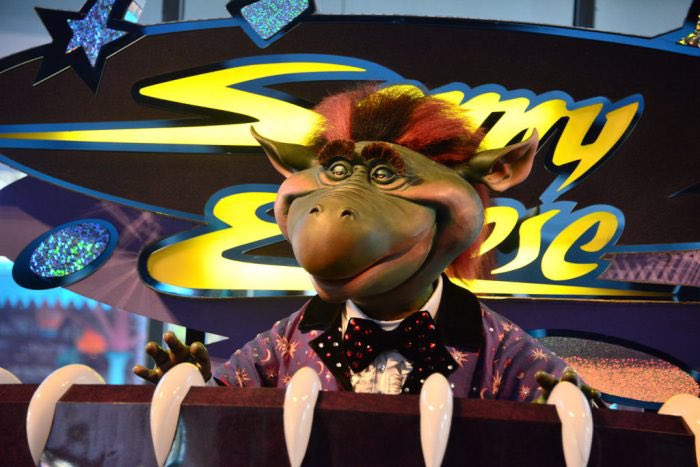 GratThemeParks's tweet photo. BREAKING NEWS: Sonny Eclipse pulls out of Ed Sheeran's tour. says "I may have tiny little legs, but at least I have a spine.” https://t.co/vn7ZXKyfRW
