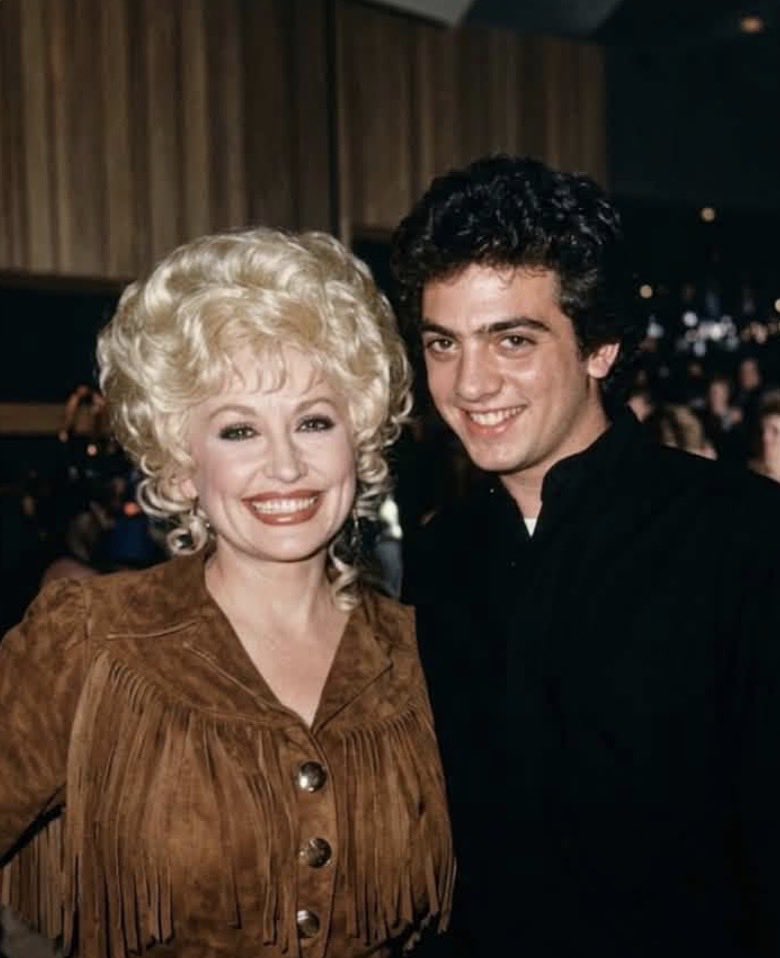 ERICABE13610's tweet photo. @LouisaClary Well, I met Dolly in the next decade 1980’s on her 🎥 &amp; she couldn’t have been sweeter or kinder. We were both so much younger  &amp; healthhier.  She bantered w/ me.  She’s up there being the ANGEL she is. https://t.co/WRE8UPkjxs