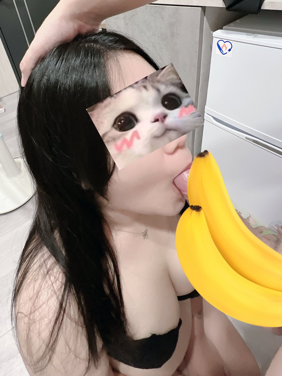 Sprite_366's tweet photo. 出門前調皮一下
主動跪著吃一口
馬上就超硬⋯
男生是不是都喜歡出門前吃一下
٩(๑´0`๑)۶ https://t.co/ujBs5Wbfp5