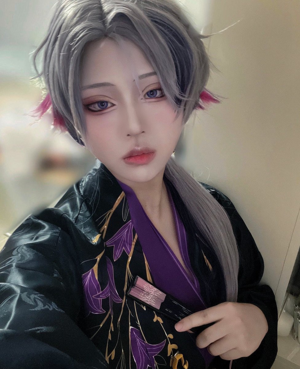 6ukdb's tweet photo. 🥂✨️ https://t.co/MEGFr1T812