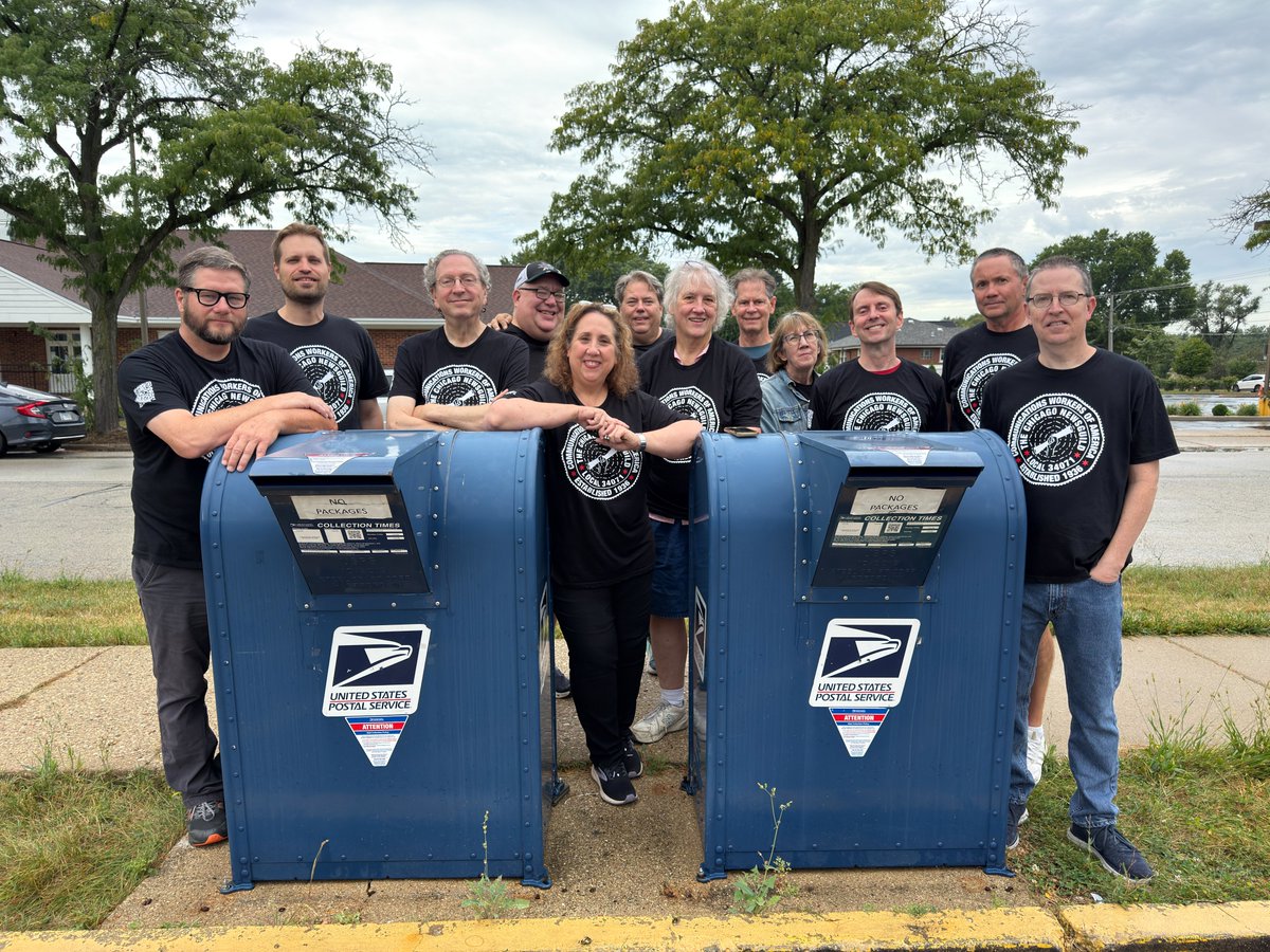 dhnewsguild's tweet photo. Just waiting to receive our ballots in the mail so we can all vote YES to certify the Daily Herald News Guild! #solidarity https://t.co/2Q6NWmR3qD