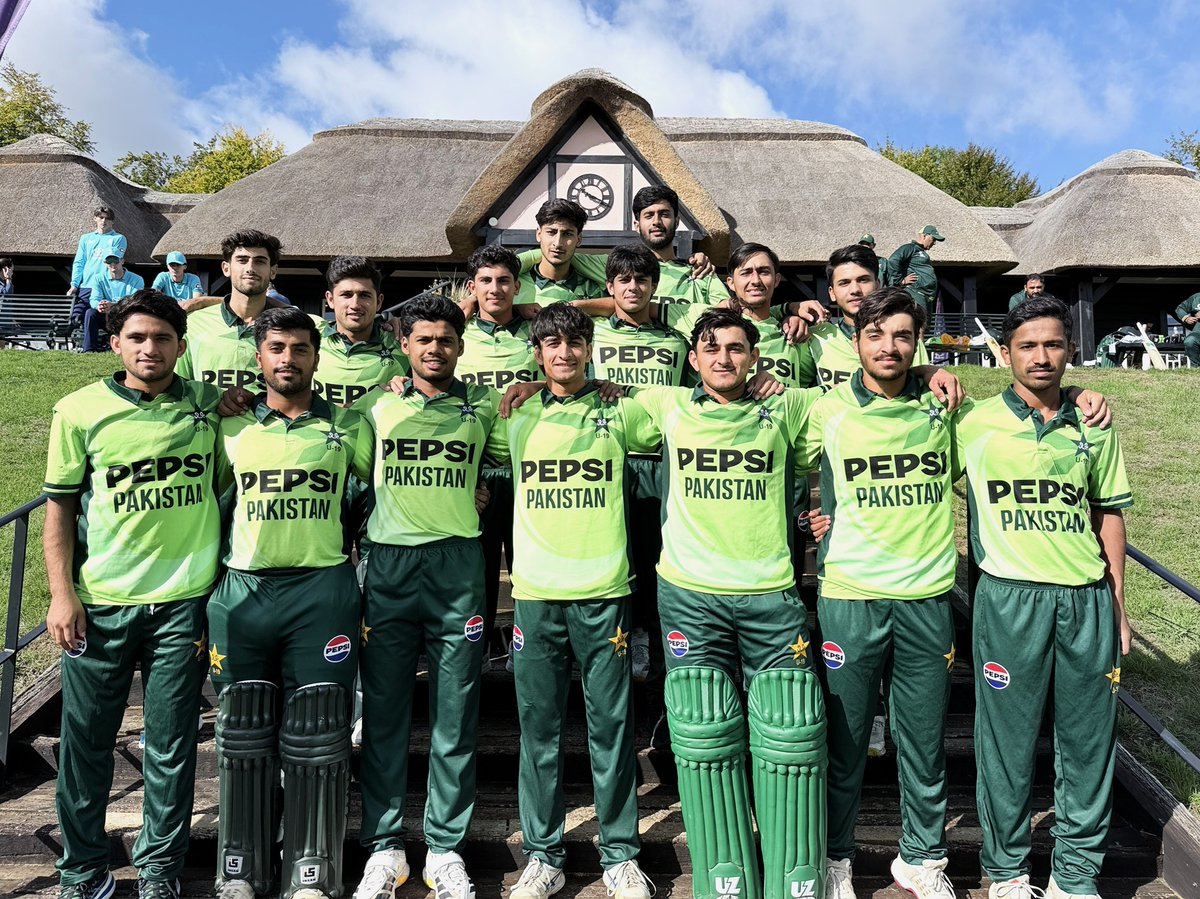 Cricket_World's tweet photo. Pakistan Under-19s secured a commanding 200-run victory over England Under-19s! 🇵🇰🏏
Farhan Yousaf smashed an unbeaten 80 from 54 balls as Pakistan posted 350/4 before dismissing England for 150.
#PAKU19 #ENGU19 #Cricket
https://t.co/ZfI1YwNEbi https://t.co/Su6l7hiU18