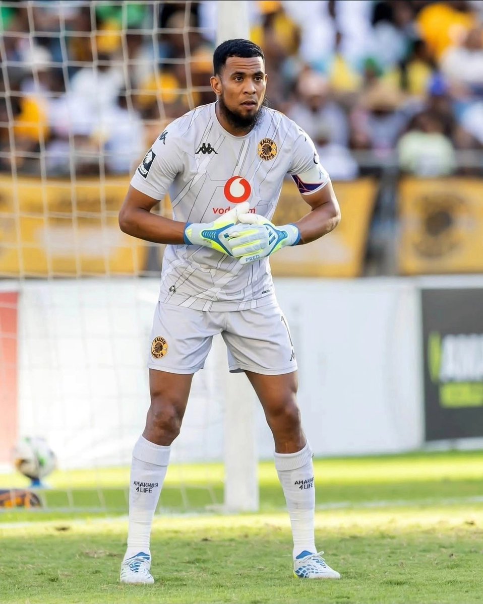 MickyJnr__'s tweet photo. 🚨 𝐒𝐀𝐃 𝐍𝐄𝐖𝐒 𝐅𝐎𝐑 𝐊𝐀𝐈𝐙𝐄𝐑 𝐂𝐇𝐈𝐄𝐅𝐒 𝐅𝐀𝐍𝐒!

Brandon Petersen, Kaizer Chiefs’ number one goalkeeper, has picked up an injury and is expected to be sidelined for 4-6 weeks. 😔🧤

A big blow for Amakhosi.

#Amakhosi4Life
#AfricanFootball https://t.co/GcpnELCzri