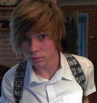 sosontherocks's tweet photo. every day i wake up and express emotional thanks for whoever took that fucking hair straightener out of ashton’s hands https://t.co/uxDkkeKn1x