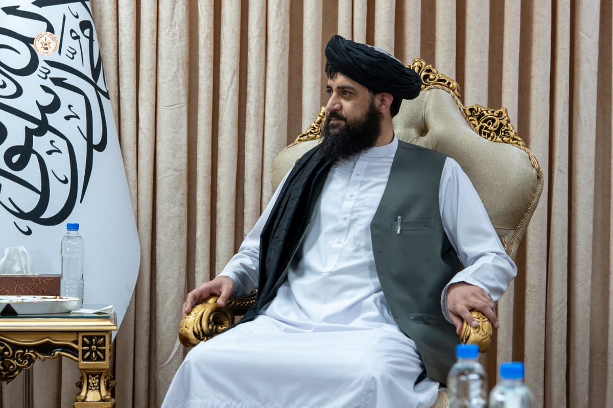 Haqqani02's tweet photo. وزیر دفاع امارت اسلامی افغانستان، مولوی محمد یعقوب مجاهد، با ابراهیم کالین، رئیس استخبارات ترکیه، دیدار کرد. در این دیدار، دو طرف درباره گسترش روابط میان افغانستان و ترکیه، مسائل امنیتی و ثبات منطقه‌ای گفت‌وگو کردند و بر تقویت همکاری‌های امنیتی و دفاعی میان دو کشور تأکید نمودند. https://t.co/hA08KIHoht