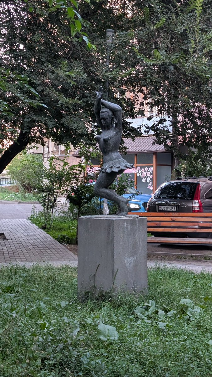 bosomoga's tweet photo. #yerenavstreets #путешествия #армения #гуляю #писятдва #сорокдва #шисятсем https://t.co/TExdSIeA3k