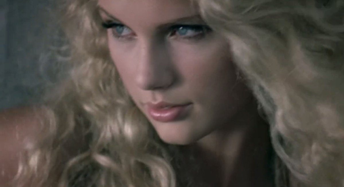 kiralovestaylor's tweet photo. all i saw was this and i nearly had a heart attack https://t.co/2Lmu2fa5kA