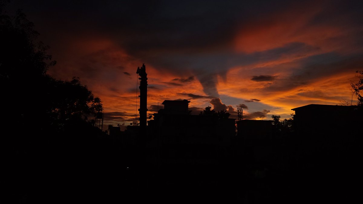 sanika_d20's tweet photo. Pune is pretty and I am pretty good photographer. https://t.co/Z1v9plcNfM