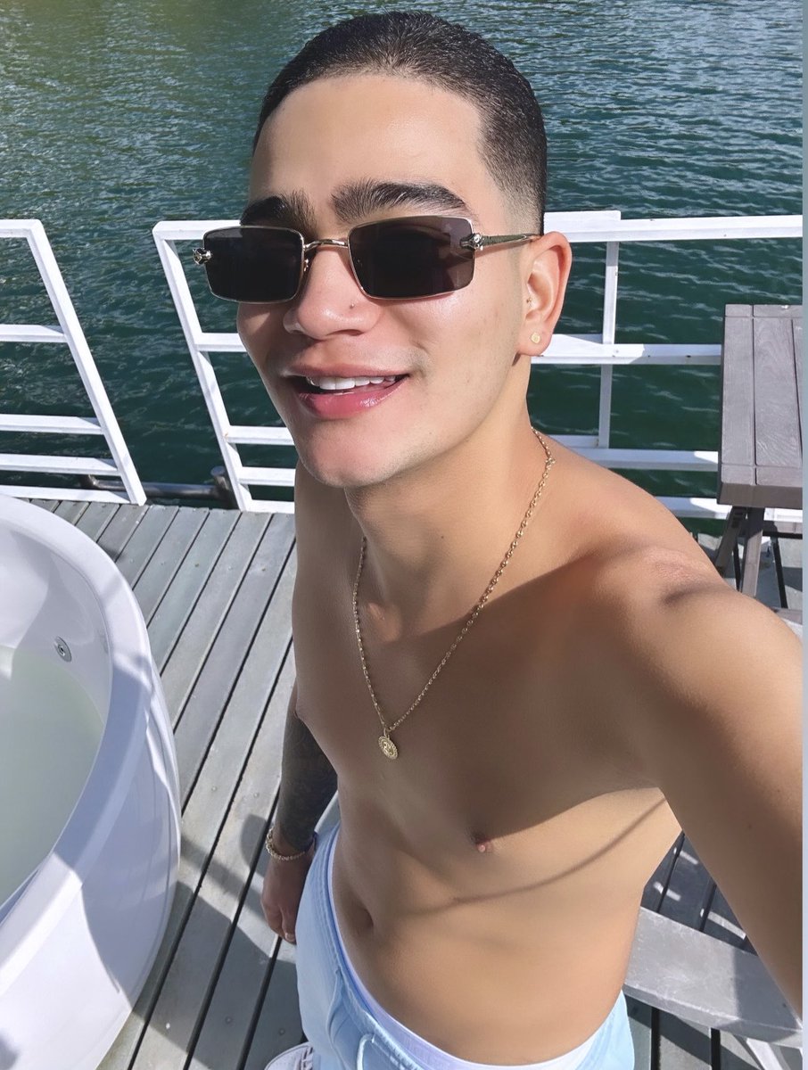 0Alec0's tweet photo. 🌞🌞 https://t.co/PaOwXLLNsJ