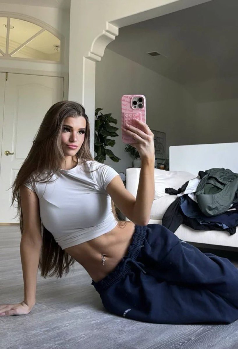 iHATEcelebbs's tweet photo. Who wants to have a celeb/influencer wankbattle, 8910 rules, bring a punishment, just dm me

#wankchat #wankbattle #celebs #influnencers https://t.co/UEfgn3Z9Pg