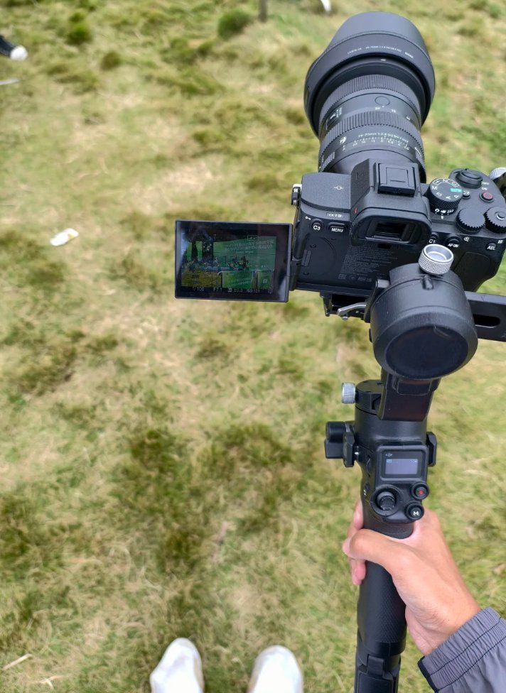 Lops_Polly's tweet photo. Recently a friend asked me to be their photographer for a photoshoot. It’s truly a once-in-a-lifetime opportunity. I never expected they would actually invite me. I’ll definitely do my best and take great photos! https://t.co/YcyXGfkRRB