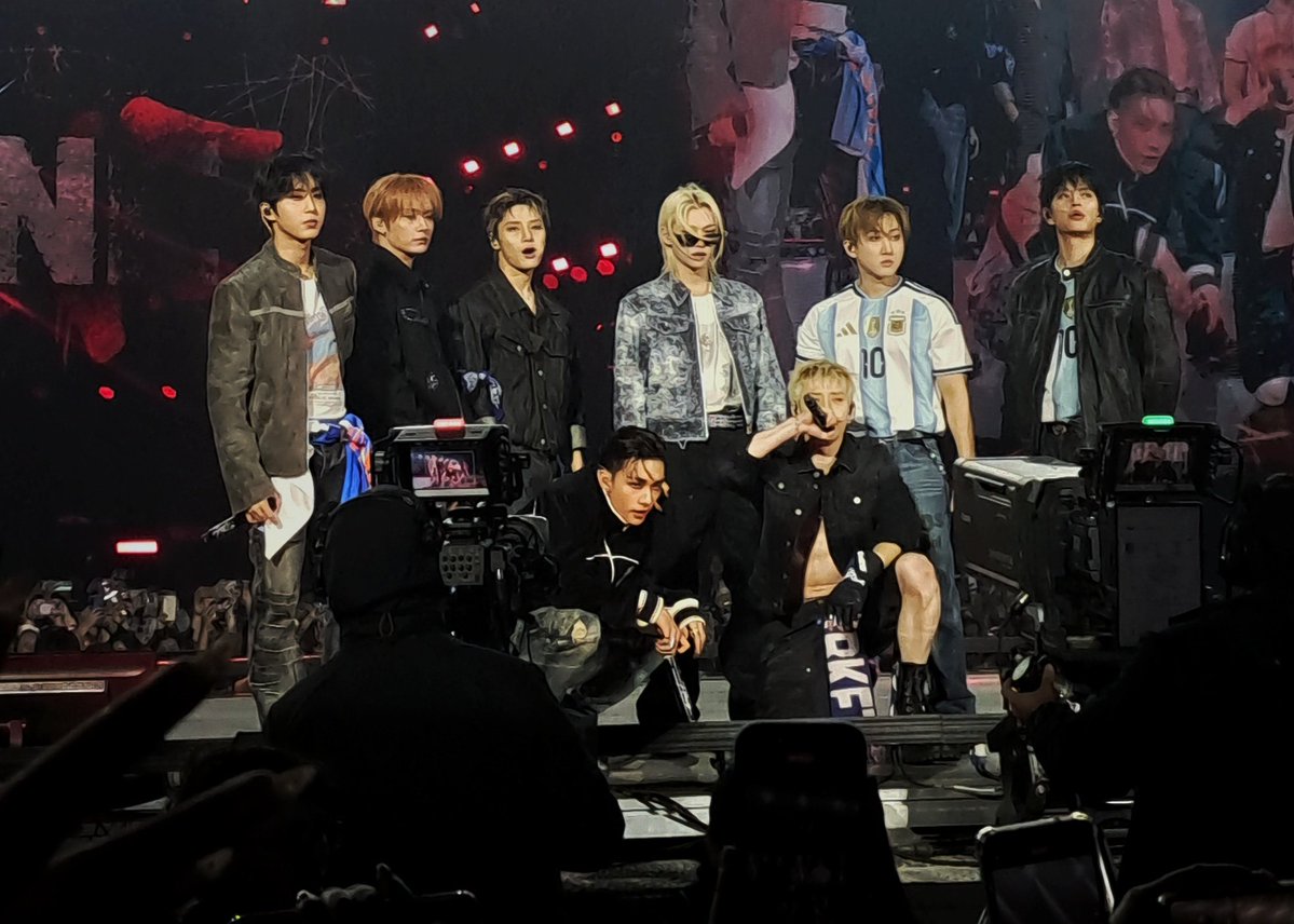 nenadefeIix's tweet photo. gracias por la mejor noche de mi vida, rodeada de talento, amor y pasión. que increible es sentir la magia y la energía que transmiten.
por siempre agradecida de tenerlos en mi vida y ser parte de momentos como estos.
los amo eternamente stray kids, nos vemos a la vuelta 🫀♾️🫂 https://t.co/XCXws1biCI