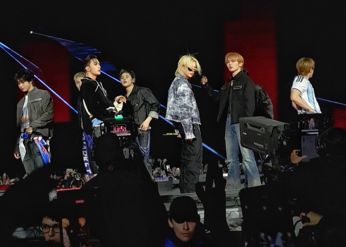 nenadefeIix's tweet photo. gracias por la mejor noche de mi vida, rodeada de talento, amor y pasión. que increible es sentir la magia y la energía que transmiten.
por siempre agradecida de tenerlos en mi vida y ser parte de momentos como estos.
los amo eternamente stray kids, nos vemos a la vuelta 🫀♾️🫂 https://t.co/XCXws1biCI