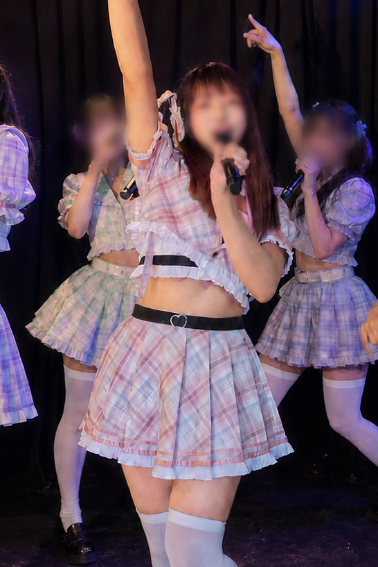 aoharu_break's tweet photo. わざわざオーディション受けてアイドルになったのに最終的に推し活ライトぶっこまれるの残念すぎる… https://t.co/HoQBzlTf6x