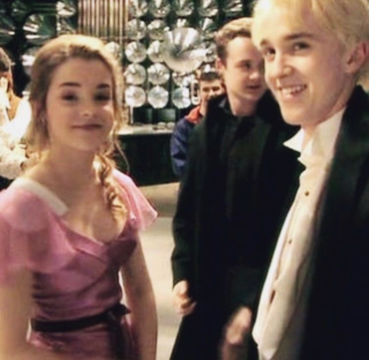 thinkerdramione's tweet photo. obviously with hermione https://t.co/oimV6DPlaB