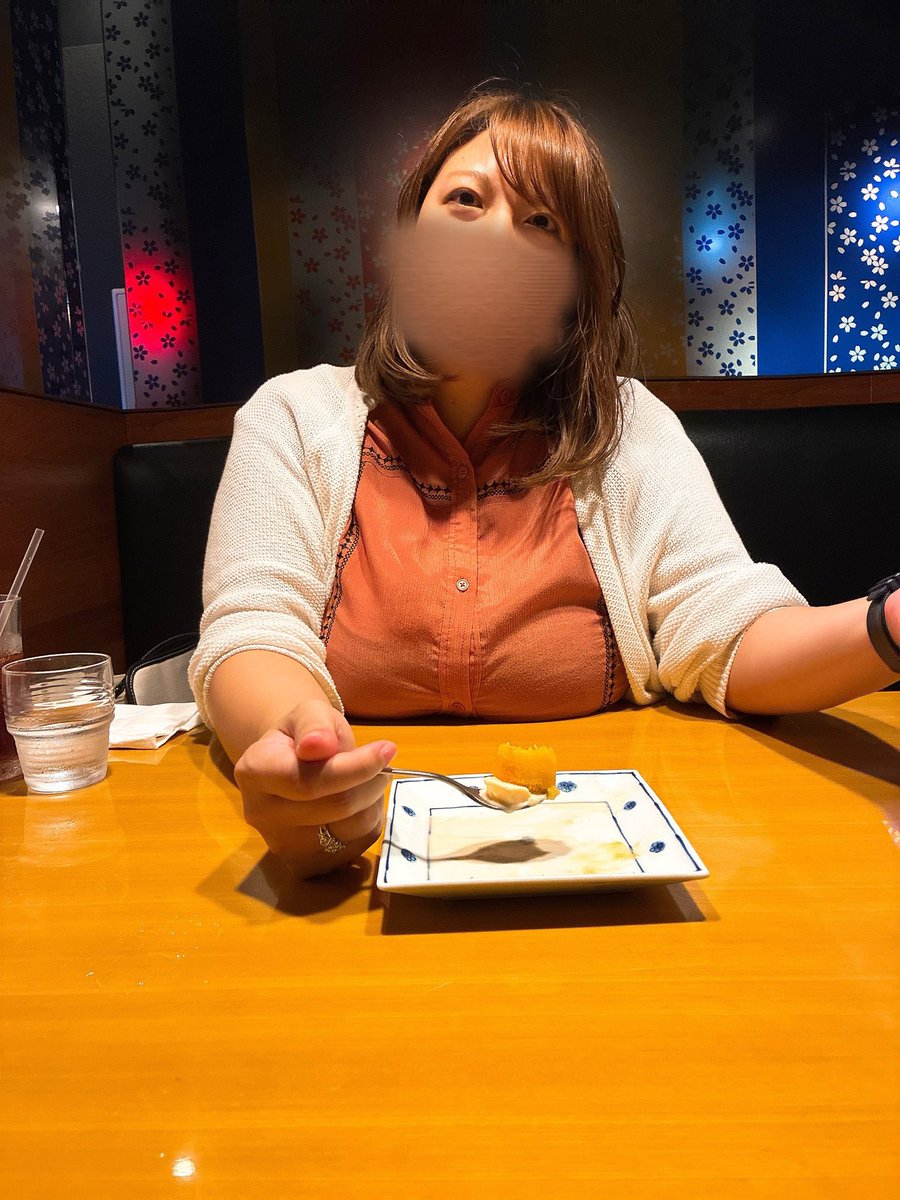 Nino081081's tweet photo. あーんしてくれる彼女 https://t.co/staB6UB6uP