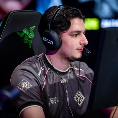 20shwn's tweet photo. 🚨 RUMOR: BARÇA ESPORTS TRIALING PA1ZE! 🚨
🇪🇸 Barça eSports is currently trialing 🇩🇰 Pa1ze (Joblife) for their roster ahead of the new season! 👀🔥
Would this be a solid move for Barça? 👇
(via @cakisfalakiss)
#VCT #VALORANT #BarcaeSports #VCLRising https://t.co/8I0PolN2nC