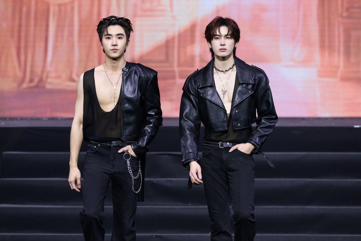 yulaynweps's tweet photo. Hello little devils! Let's help me reach 200 followers here and follow each other to cheer the guys on before Heartbound The Series is coming soon

#PerthSanta #เพิร์ธแซนต้า 
#HeartboundSeries https://t.co/h0JzuY4ug7