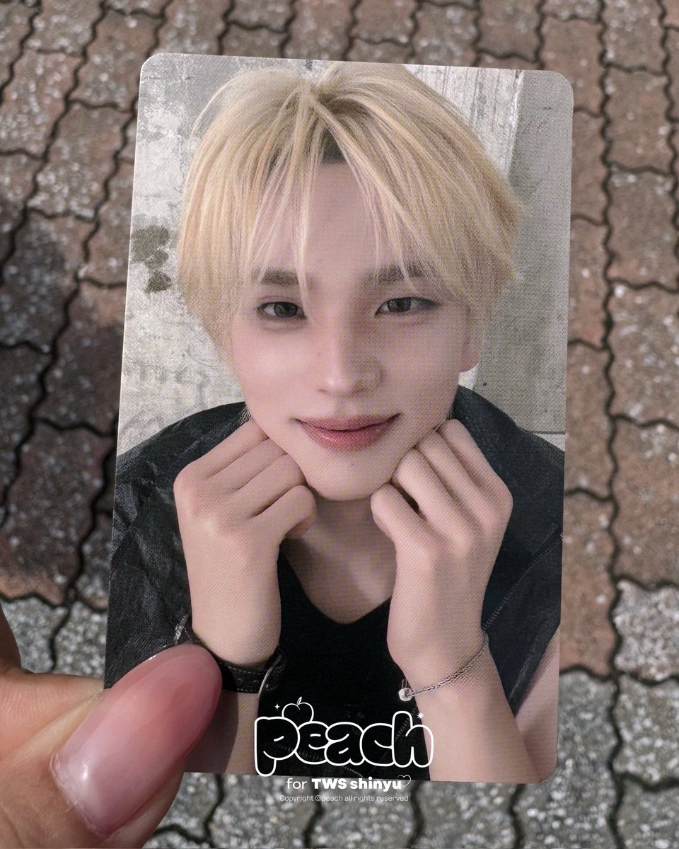 _realotaku's tweet photo. 포카용 하나 찍고 셀카 따로 찍은거 족랑스럽다..🫰 https://t.co/6V2ULzJZVR