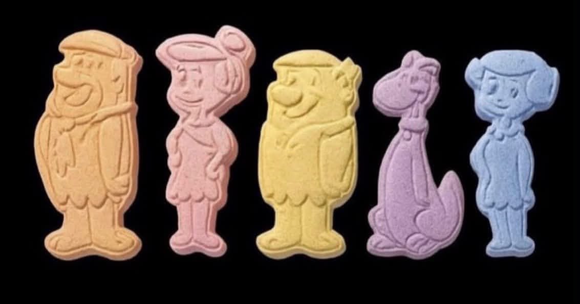 __venlyx's tweet photo. They should make Flintstones-shaped Tums for all of us now. https://t.co/UCxnN2V6Sz