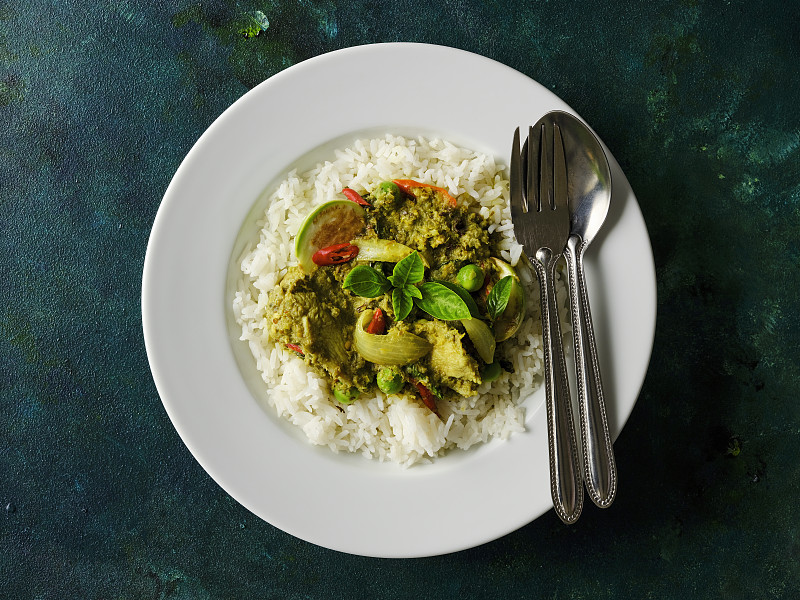 TrinityGavhmq's tweet photo. Craving vibrant Thai flavors Today’s lunch: spicy green curry with jasmine rice and crispy Thai basil leaves—absolute perfection in a takeout box! https://t.co/JMTuBib7aZ