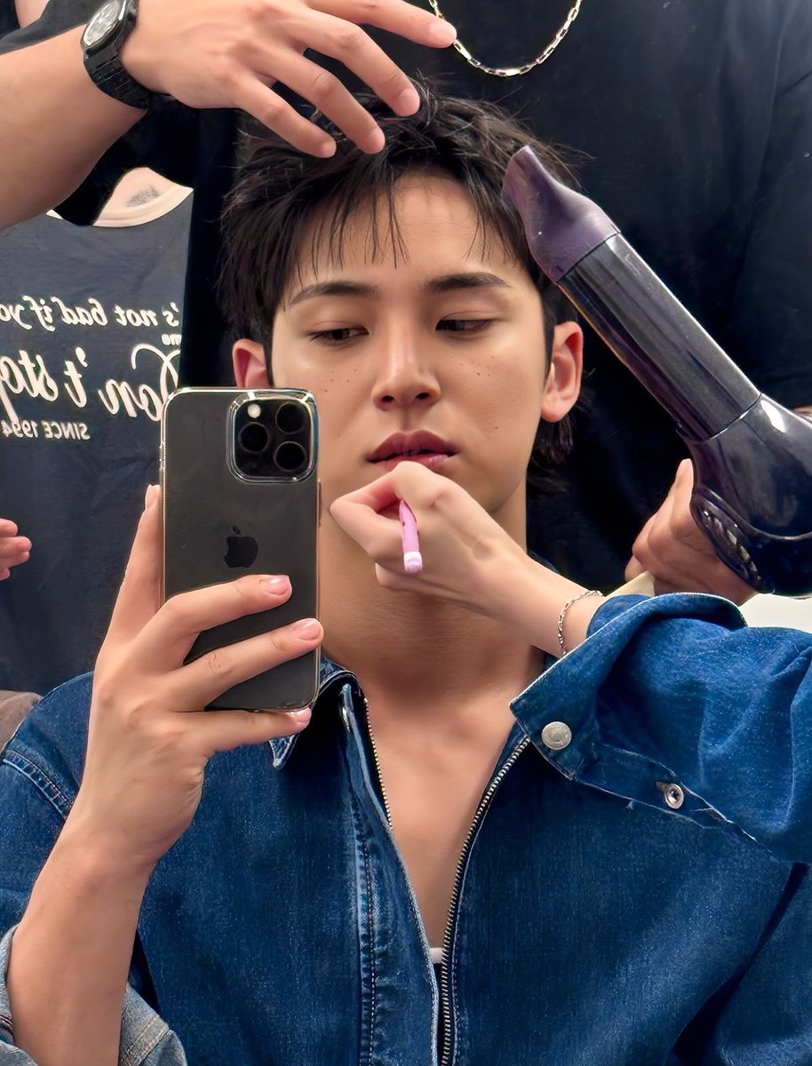 softforsoonie's tweet photo. getting ready to rule the world 

#csd #caratselcaday https://t.co/YkST9WtpeE