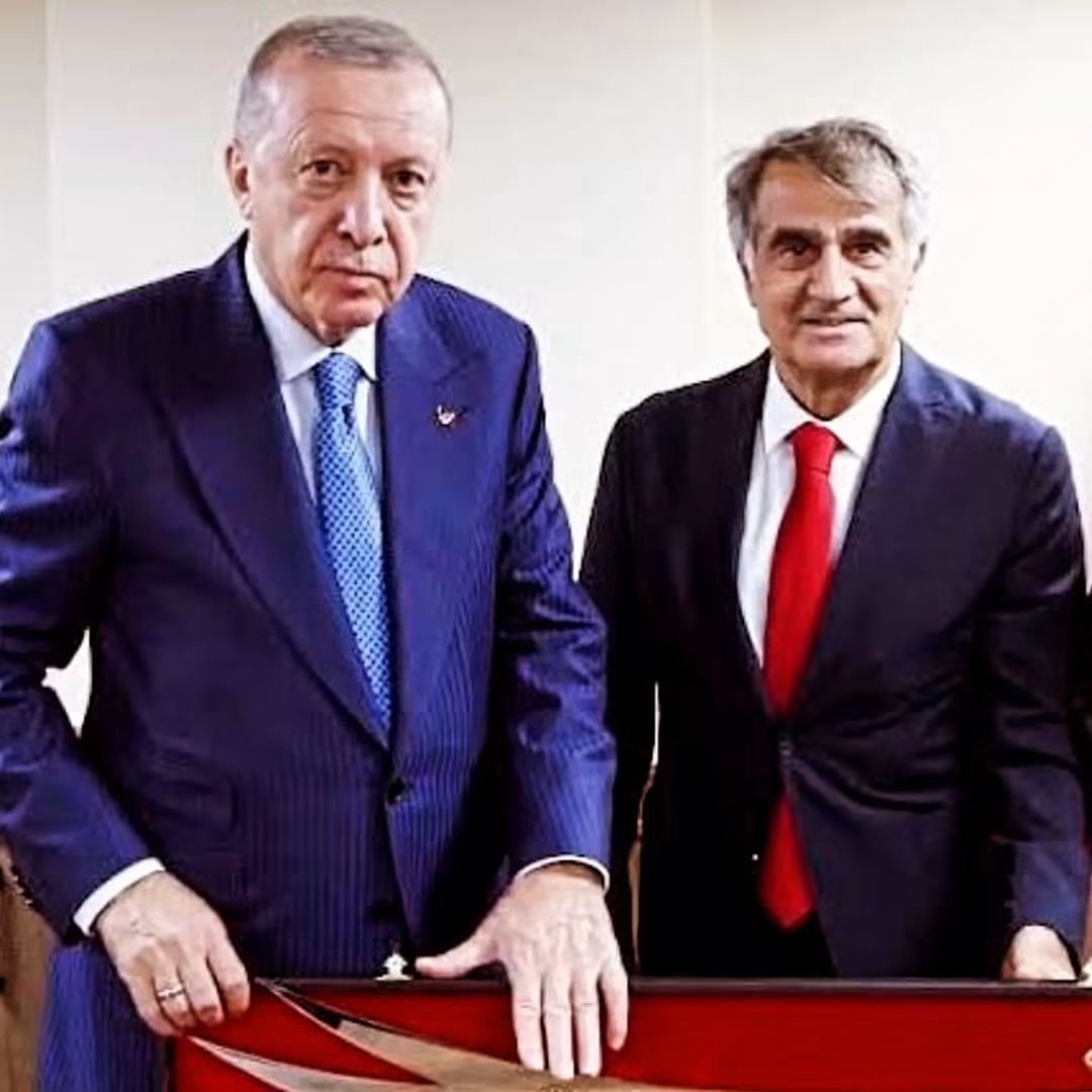 hasanal10's tweet photo. #Trabzonspor'un her değeri önemlidir.

Başkan #ErtuğrulDoğan'ın: “#ŞenolGüneş hocama çok teşekkür ediyorum. Bize önemli bir arazi kazandırdı. Cumhurbaşkanımıza projeyle ilgili güzel bir sunum yaptı” açıklaması önyargılarımızı çöpe atmamız gerektiğinin en büyük kanıtı.
@RTErdogan https://t.co/nRTujRNhqq