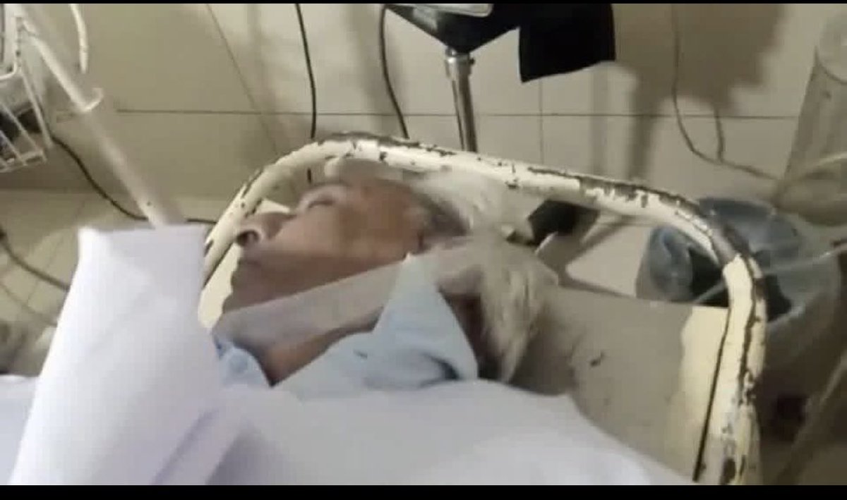 zainAbbasipti's tweet photo. اعجاز ستی کی دورانِ حراست موت کو ہرگز معمول کی بات نہیں بننے دینا چاہیے۔ تحریک انصاف کی قیادت کو اس معاملے پر فوری اور دوٹوک اسٹینڈ لینا چاہیے، نیشنل اور انٹرنیشنل سطح پر آواز اٹھانی چاہیے، پریس کانفرنس کرنی چاہیے اور اعجاز ستی کے اہلِ خانہ سے اظہارِ یکجہتی کے لیے ان کے گھر جانا چاہیے۔

تمام سیاسی رہنماؤں کو اس معاملے کو بھرپور طریقے سے اٹھانا ہوگا۔ اپنے کارکن کو اکیلا چھوڑنے کے بجائے قیادت کو میدان میں اترنا ہوگا تاکہ ایسے واقعات کی روک تھام کے لیے مؤثر بند باندھا جا سکے