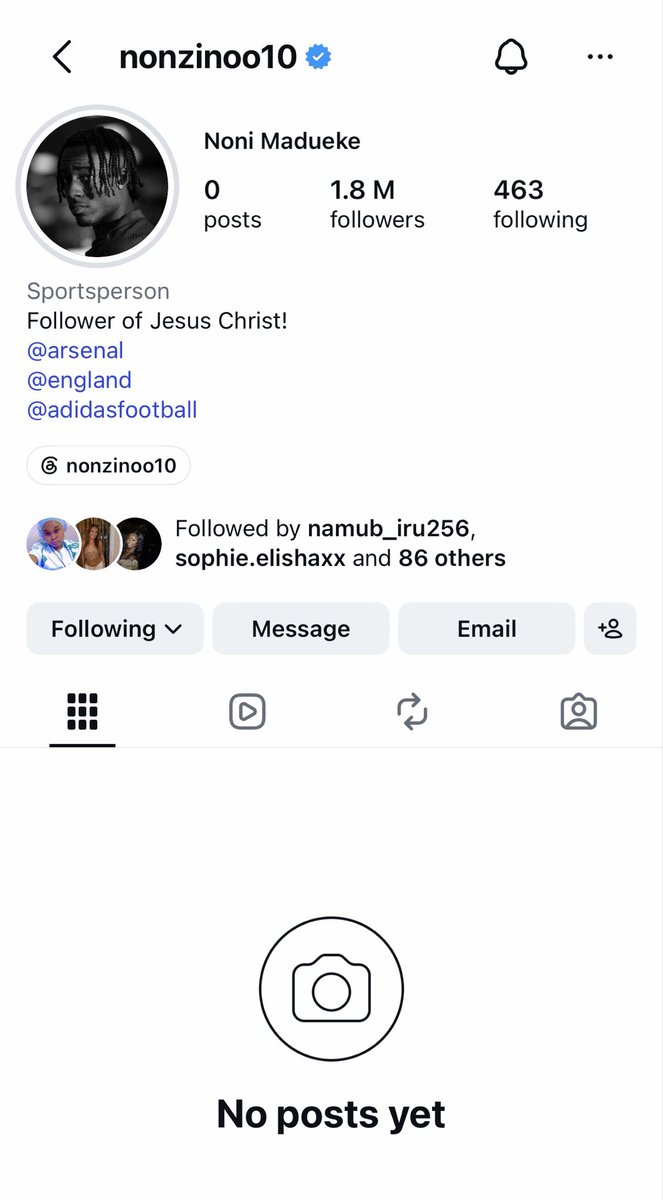 ArsenalNews_Hub's tweet photo. 🚨🔴⚪️ NONI MADUEKE HAS DELETED ALL HIS INSTAGRAM POSTS.

Noni Madueke has reportedly wiped his Instagram feed clean — and this comes amid growing reports linking the Arsenal winger with a potential January move to Atlético Madrid or Juventus. 

Madueke has played just 23 minutes in the Premier League this season, with his overall minutes limited since Bukayo Saka returned. Reports suggest both Atlético and Juventus are monitoring the situation ahead of January. 

There are also claims of tension between Madueke and Mikel Arteta, although there is currently no confirmed evidence that the Instagram activity is connected to a transfer or a breakdown in their relationship.

👀 Is this just a social-media reset… or the first sign that something is happening behind the scenes?

January could get very interesting.

#AFC #Arsenal #Madueke #COYG