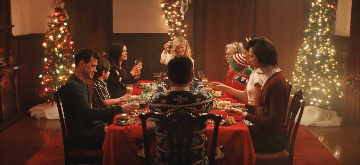 firstshowing's tweet photo. Wacky First Trailer for 'Christmas at the Kringles' Holiday Horror Comedy https://t.co/nC5F7BZwFU
#ChristmasAtTheKringles #RonLivingston #RachelBilson #RobRiggle #actioncomedy https://t.co/UElT58wmY7