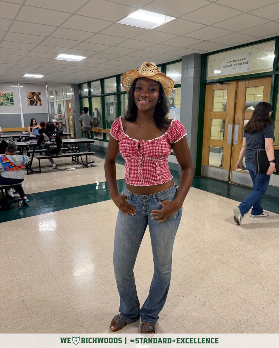 Richwoods_HS's tweet photo. It was Western Day at The Castle!

#weRrichwoods | #TheStandardOfExcellence https://t.co/cOh6dhH37H