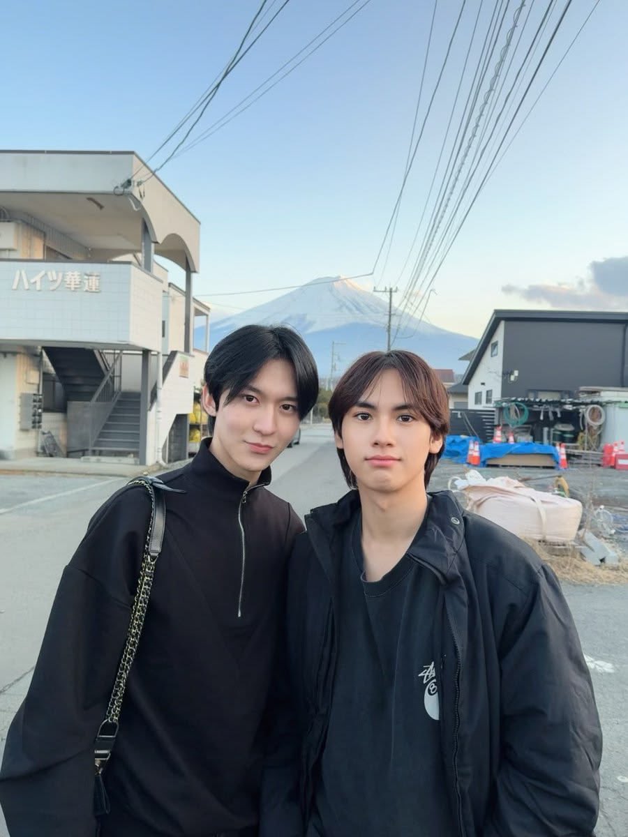 lunesylva's tweet photo. MORE ABOUT THE ADMIN 🤍
-07 liner /9teen/Gemini ♊️
- Army,Moa,Coer 👀🫶🏻
-Netjj,Ryupat,Joongdunk 💋🫀
-loves reading,painting,journaling,writing,editing,photography 😭🤌🏻 https://t.co/suBO3p3ykH