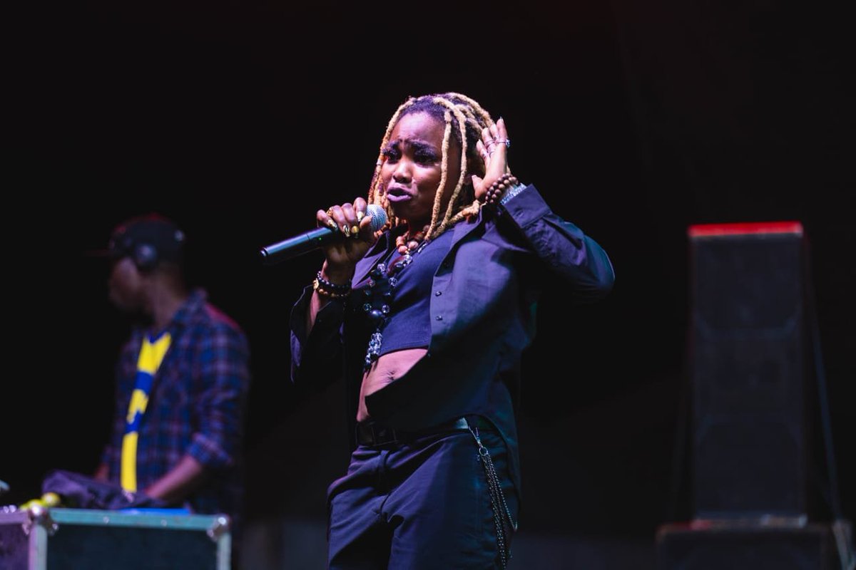 festivalhalou's tweet photo. C’était quoi ce set?🥰 🤯🔥
Poésie brute, flow unique. DELPHE SWAGGA tu nous as régalé sur le @festivalhalou 🔥 https://t.co/zJ2yxfxNit